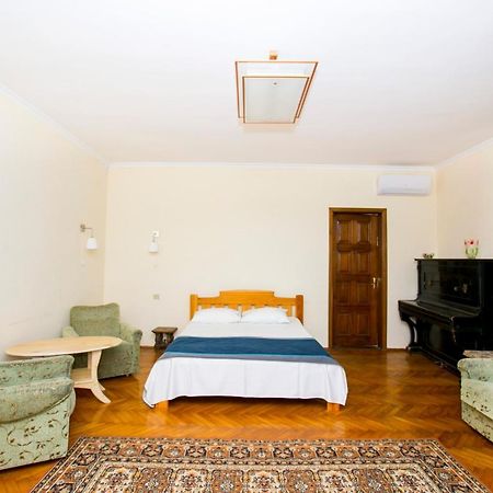 Guest House Lavr Gagra Bagian luar foto