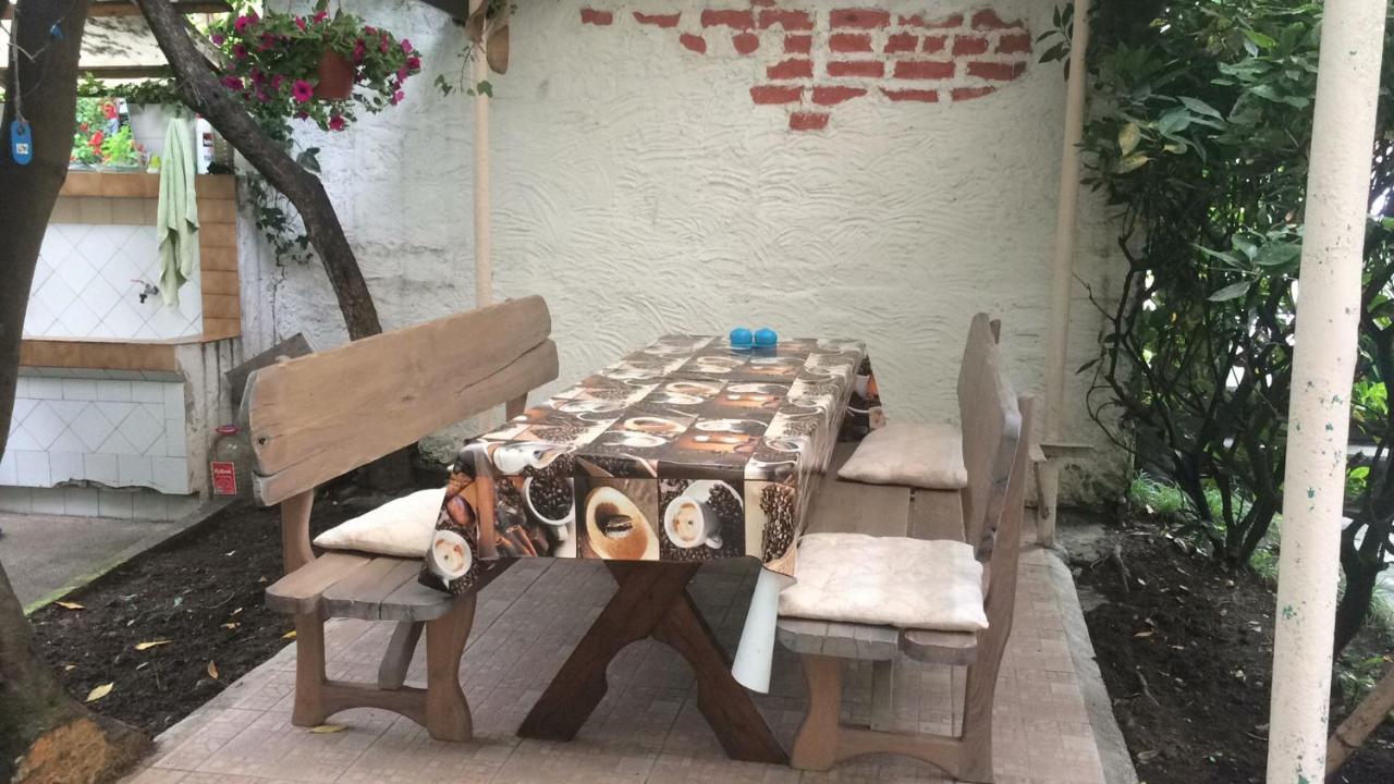 Guest House Lavr Gagra Bagian luar foto