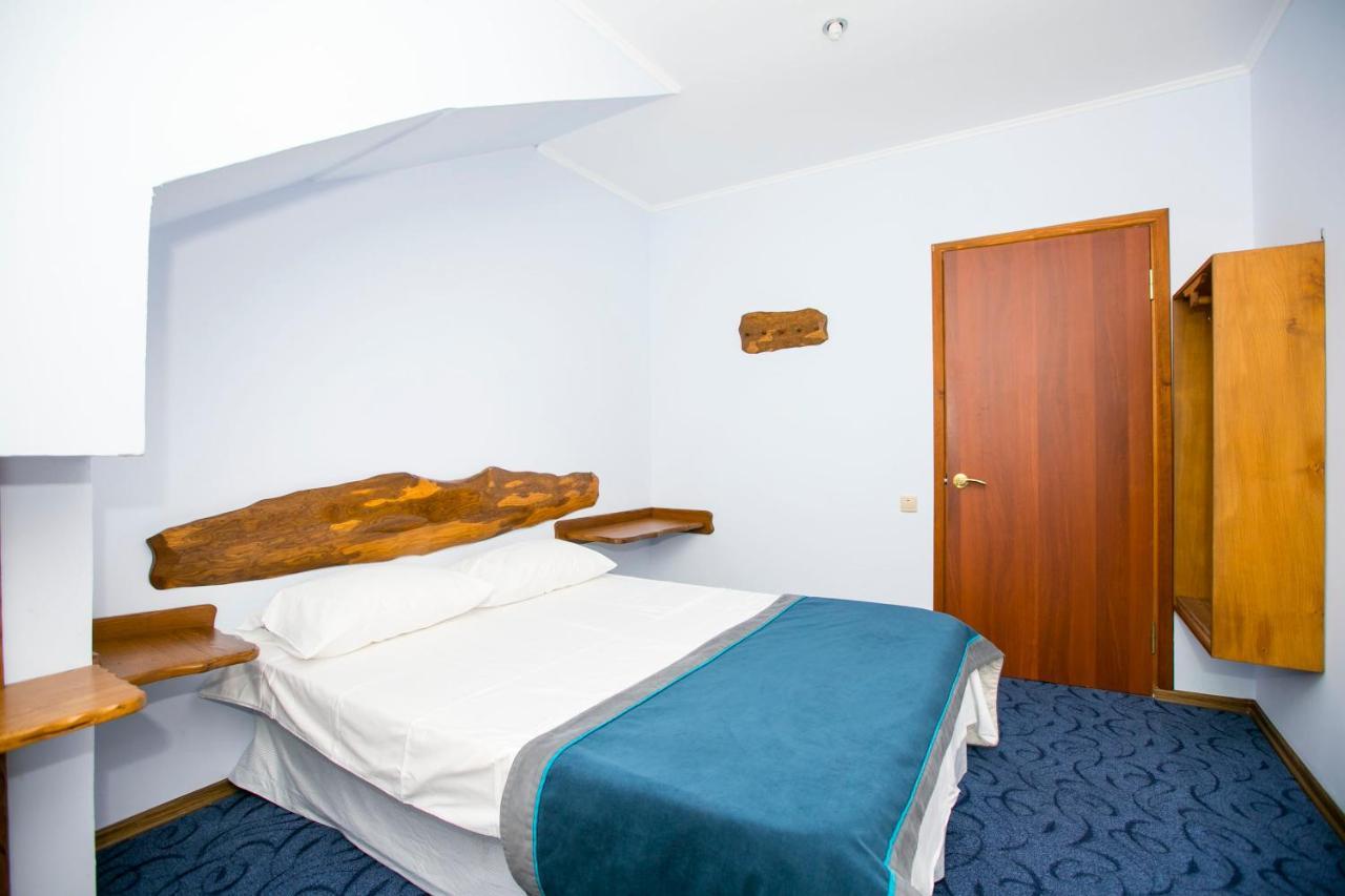 Guest House Lavr Gagra Bagian luar foto