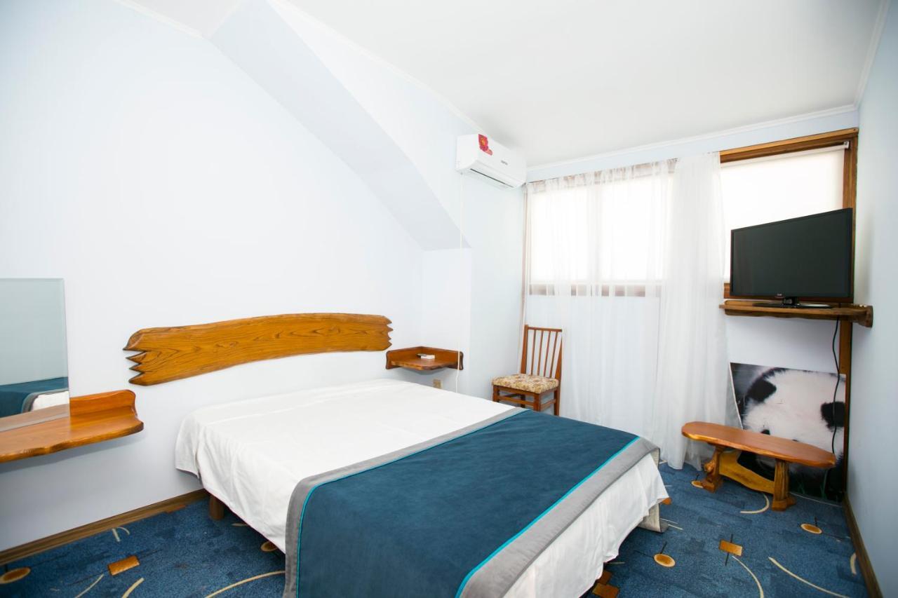 Guest House Lavr Gagra Bagian luar foto