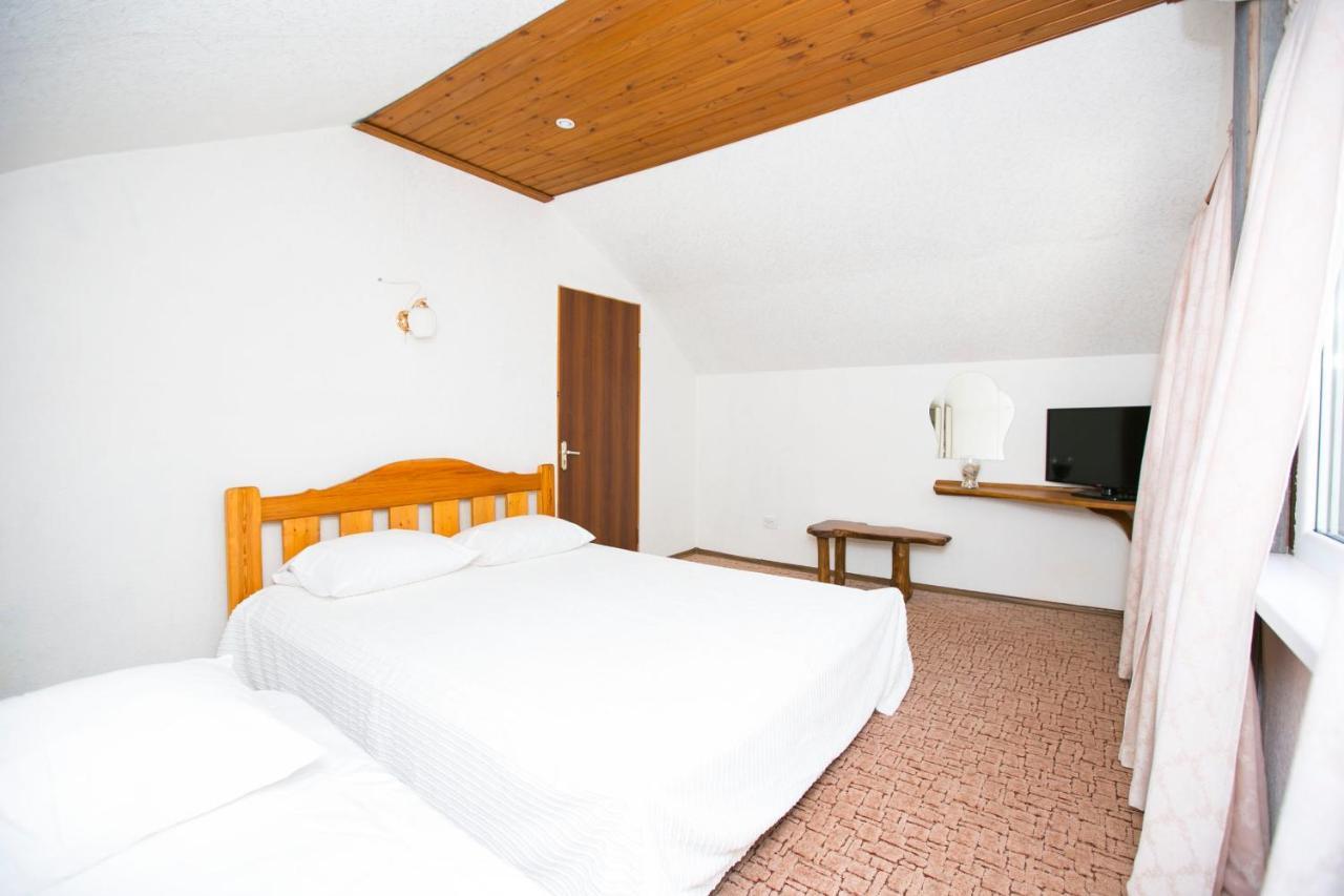 Guest House Lavr Gagra Bagian luar foto