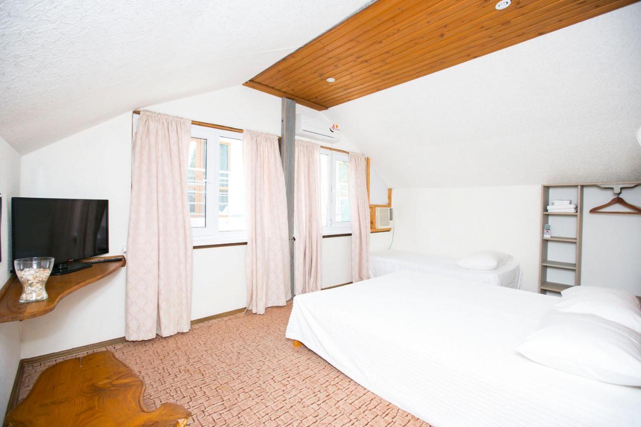 Guest House Lavr Gagra Bagian luar foto