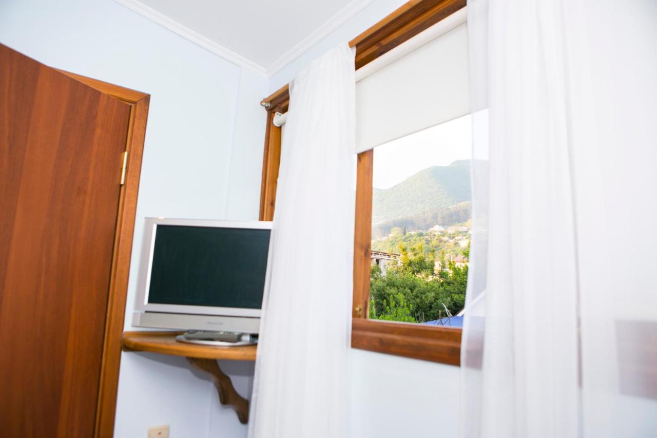 Guest House Lavr Gagra Bagian luar foto
